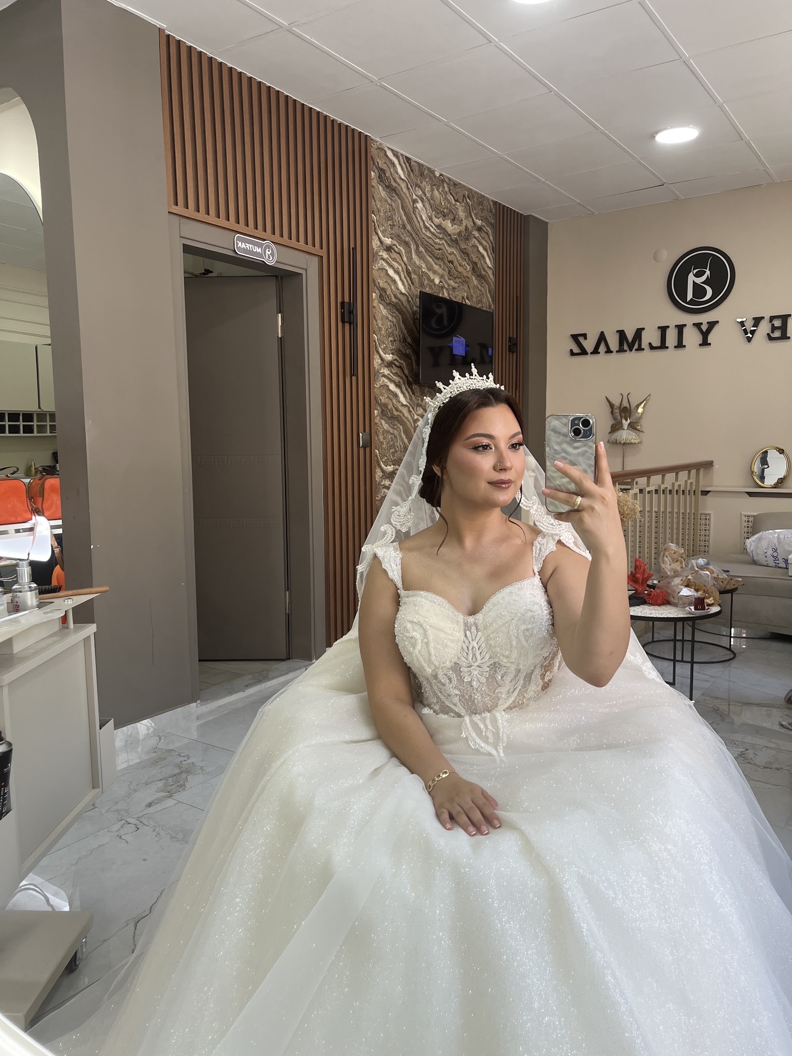 Alev Yılmaz Hair Style Bayan Kuaför kır düğünü mekanı — Merkez